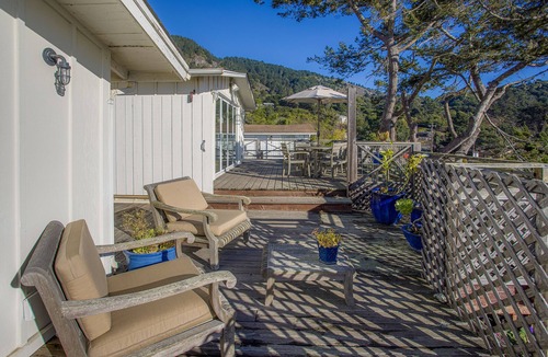 Stinson Beach Cottage | Charming Hillside Cottage with Expansive Ocean Views