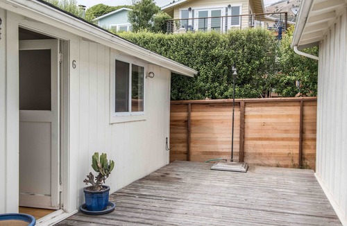 Stinson Beach Cottage | Charming Hillside Cottage with Expansive Ocean Views