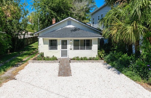 Jacksonville Beach Cottage | Charming Historic Renovated Beach Cottage - Walk/Bike to Heart of Jax Beach