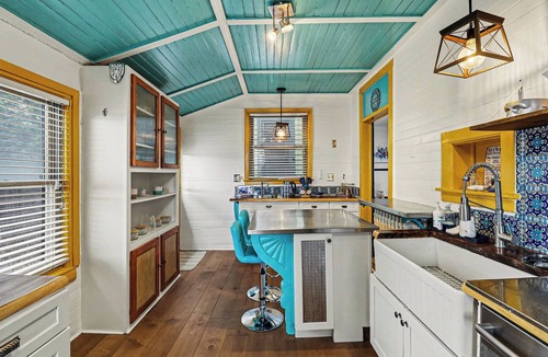 Corktown House | Charming Historic 2 Bedroom Corktown Home With Spanish Style Kitchen