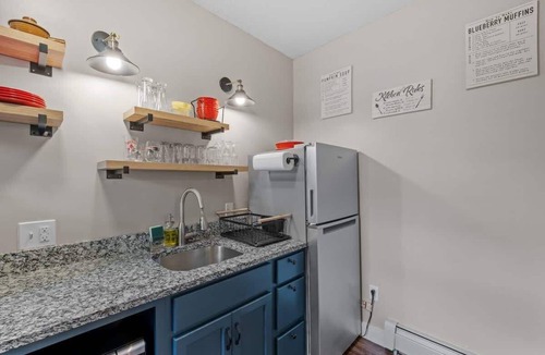 Downtown Condo | Charming & Historic 2BR Oasis in Downtown Luxury