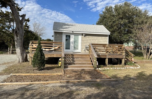 Atlantic Cottage | Charming Historic Cottage with Private Waterfront on Core Sound -Pet Friendly