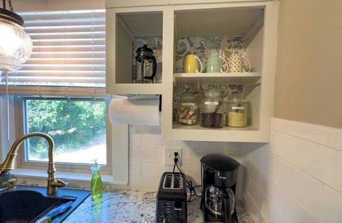 York House | Charming Historic Downtown 1BR | A+ Location