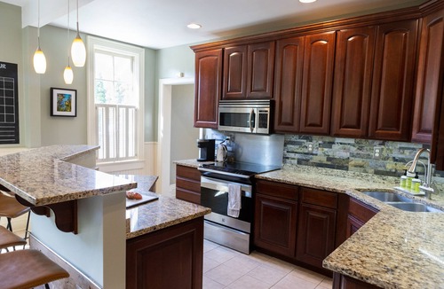 Downtown Lafayette Historic District House | Charming Historic Downtown House w/secluded backyard <2 miles from Purdue