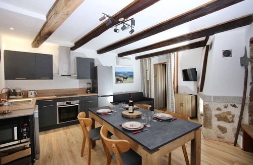 Leynhac House | Charming historic gem with modern flair in Leynhac