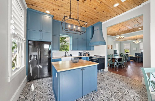 San Jacinto House | Charming historic home with heated pool, a short walk from the beach