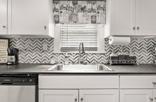 Brookview House | Charming, Historic Home Minutes from Magnolia