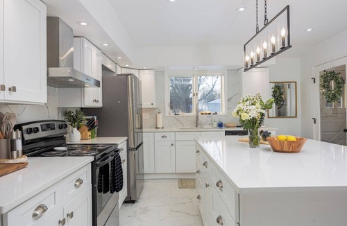 Delaware House | Charming Historic Home, Luxurious Remodel, Walk to Downtown, Tree-Lined Street