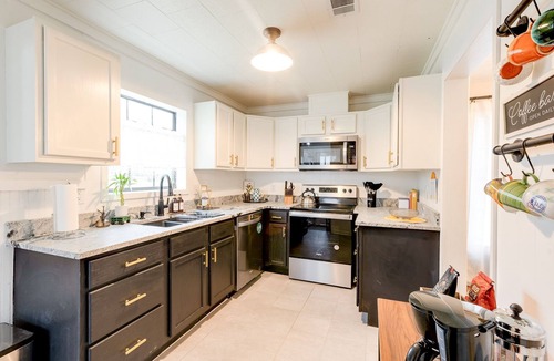 Laurel House | Charming Historic Laurel Home – Walk to Downtown!