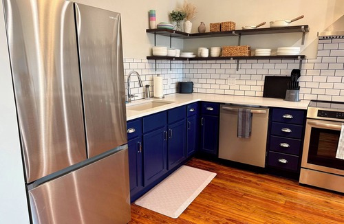 Burlingame Apartment | Charming Historic Loft in Burlingame, Sleeps 8