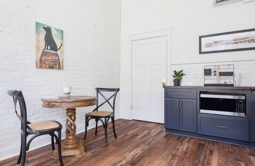 Downtown Louisville Apartment | Charming historic studio@The 713 - on The Bourbon Trail and Museum Row