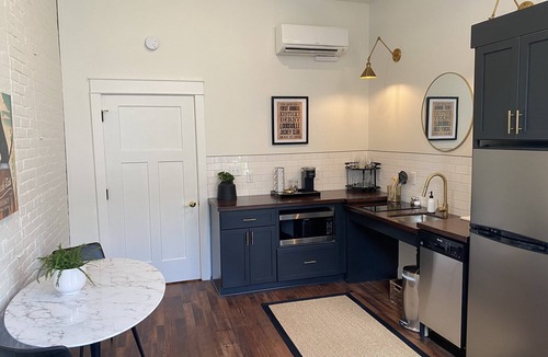 Downtown Louisville Apartment | Charming historic studio@The 713 - on The Bourbon Trail and Museum Row