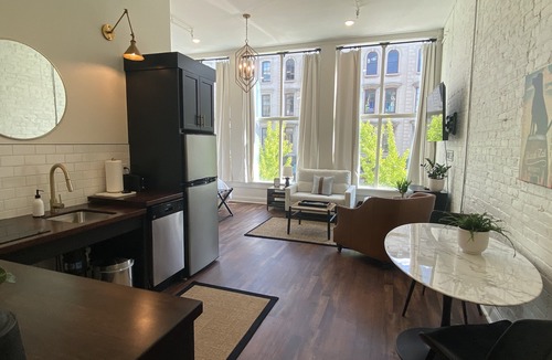 Downtown Louisville Apartment | Charming historic studio@The 713 - on The Bourbon Trail and Museum Row