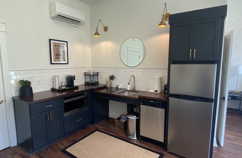 Downtown Louisville Apartment | Charming historic studio@The 713 - on The Bourbon Trail and Museum Row
