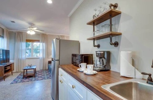 Thunderbolt House | Charming Historic Studio with Pool Near Downtown
