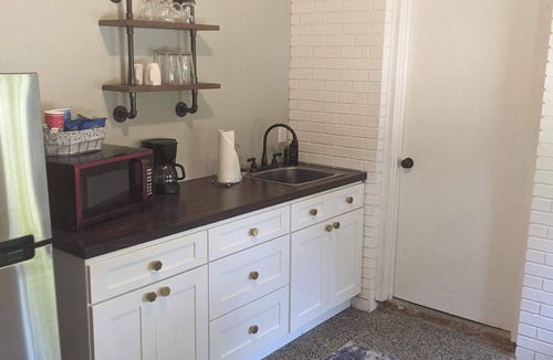 Thunderbolt House | Charming Historic Studio with Pool Near Downtown
