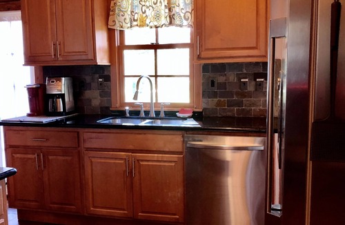 Shoreacres House | Charming historical pet friendly home near the bay