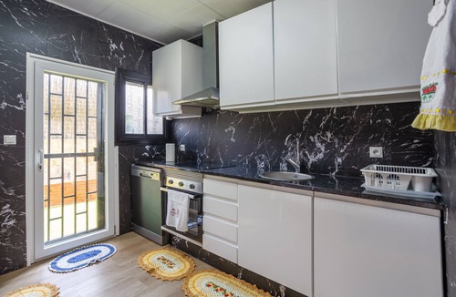 Macanet de la Selva House | Charming Holiday Home 'Can Dornena Refugio' with Mountain View, Wi-Fi & Air Conditioning