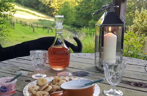 La Trinite Cottage | Charming House with Pets Allowed and Private Parking in Normandy