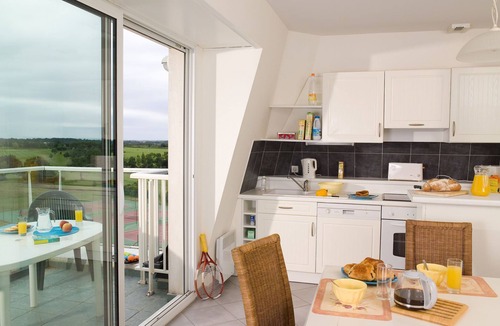 L'Aiguillon-sur-Vie Apartment | Charming holiday home at golf course