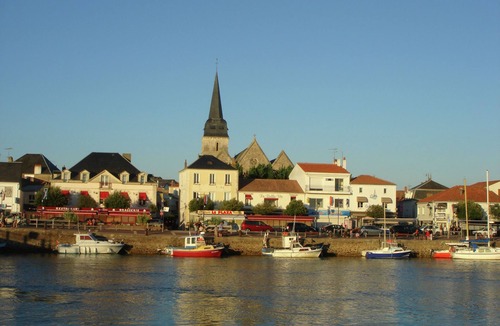 L'Aiguillon-sur-Vie Apartment | Charming holiday home at golf course