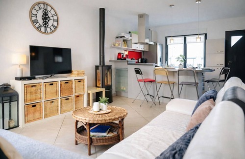 Les Sables d'Olonne Ski Chalet | Charming house - near train station - 6 people