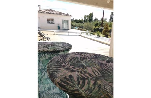 Serviers-et-Labaume Villa | Charming house at Uzès