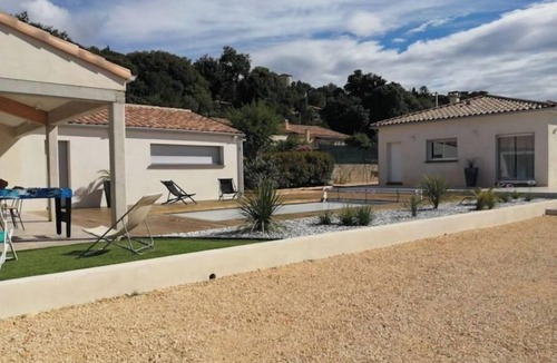 Serviers-et-Labaume Villa | Charming house at Uzès