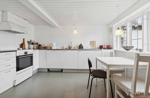 Svaneke Villa | Charming holiday home in Årsdale
