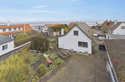 Svaneke Villa | Charming holiday home in Årsdale