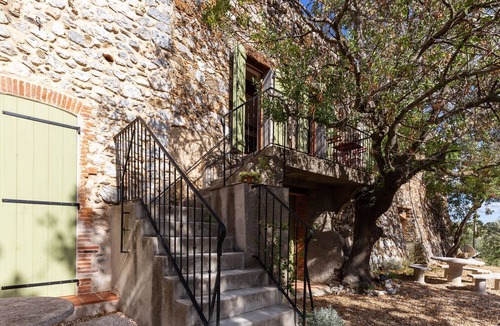 Tautavel House | Charming Holiday Home in Tautavel with Balcony