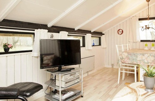 Arrild Ferieby House | Charming Holiday Home in Jutland with Garden