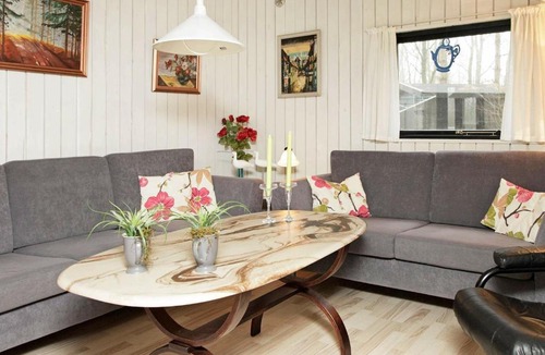 Arrild Ferieby House | Charming Holiday Home in Jutland with Garden