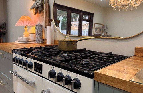 Bray on Thames House | Charming Holyport Hideaway: 1BD Farmhouse