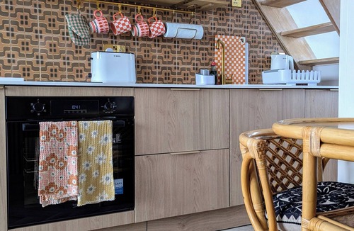 Seafront Ski Chalet | Charming home on the ocean