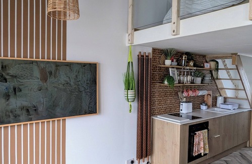 Seafront Ski Chalet | Charming home on the ocean