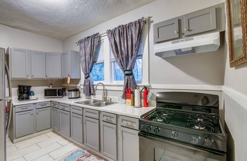 Crosstown Cottage | Charming Home: 2 Mi to Downtown Memphis & Zoo