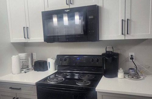 Regina House | Charming Home Away from Home - Perfect for Families