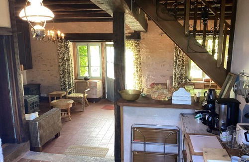 Le Veurdre House | Charming Home by River Allier