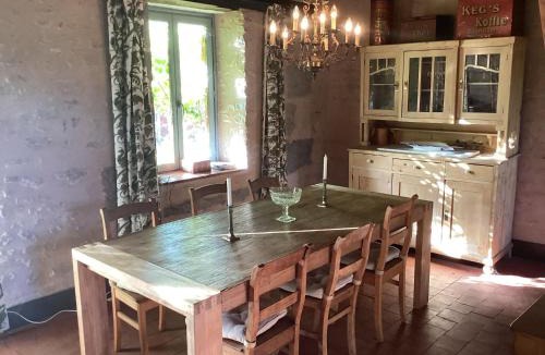 Le Veurdre House | Charming Home by River Allier Hiking Trails