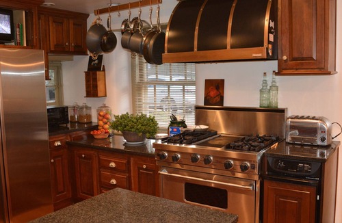 Berwyn House | CHARMING HOME CLOSE TO EVERYTHING