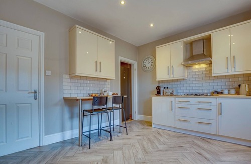 Ridgeway House | Charming Home for 10 | Perfect for Work & Leisure Stays