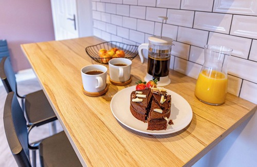 Ridgeway House | Charming Home for 10 | Perfect for Work & Leisure Stays