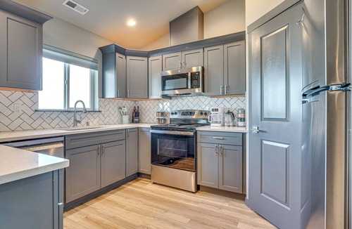 Moses Lake House | Charming Home ~ Half-Mi to Potholes State Park