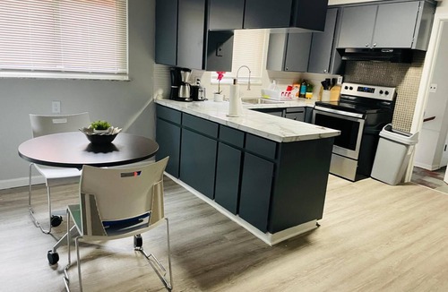 Oak Park Apartment | Charming home https:/youtube.com/shorts/-31OOvCrLG0?feature=share