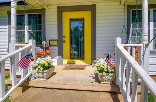 Brighton House | Charming home in Brighton, TN Close to Memphis