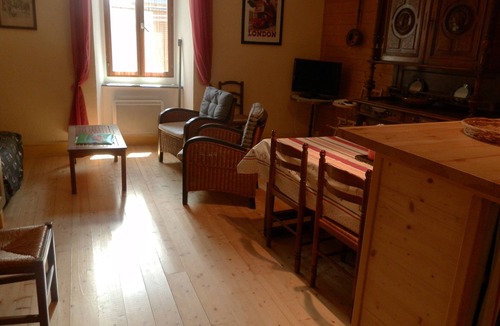 Saint-Beat Apartment | Charming home in Saint-Béat