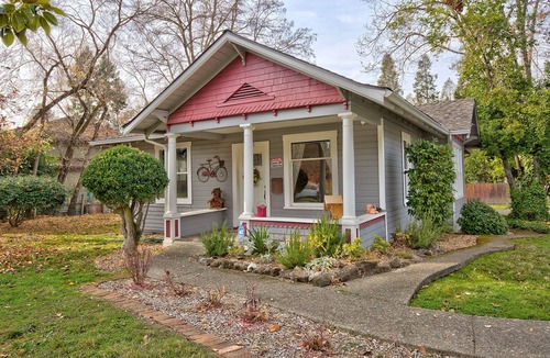 Grants Pass House | Charming home in historical Grants Pass
