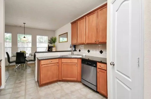 Fairbanks House | Charming Home in Houston, TX