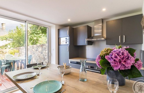 Jullouville Cottage | Charming home in Jullouville with garden and bikes